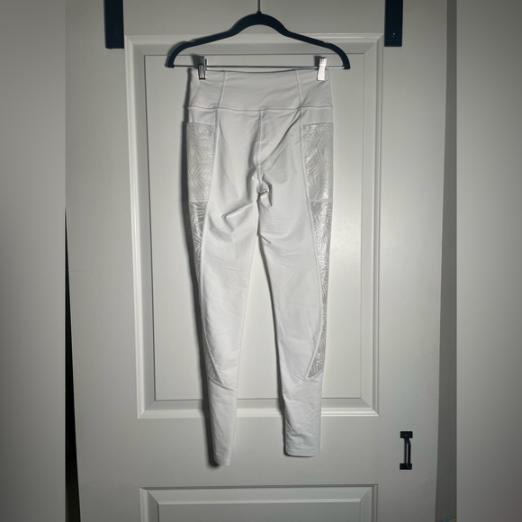 Victoria Sport White Leggings with Sparkly Palm Leaf Detailing - Picture 3 of 7